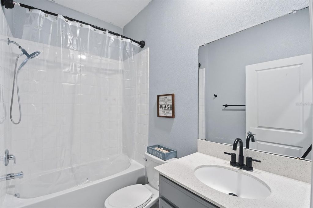Image 19 of property listing at 587 PATTON LOOP, Bartow, FL 33830