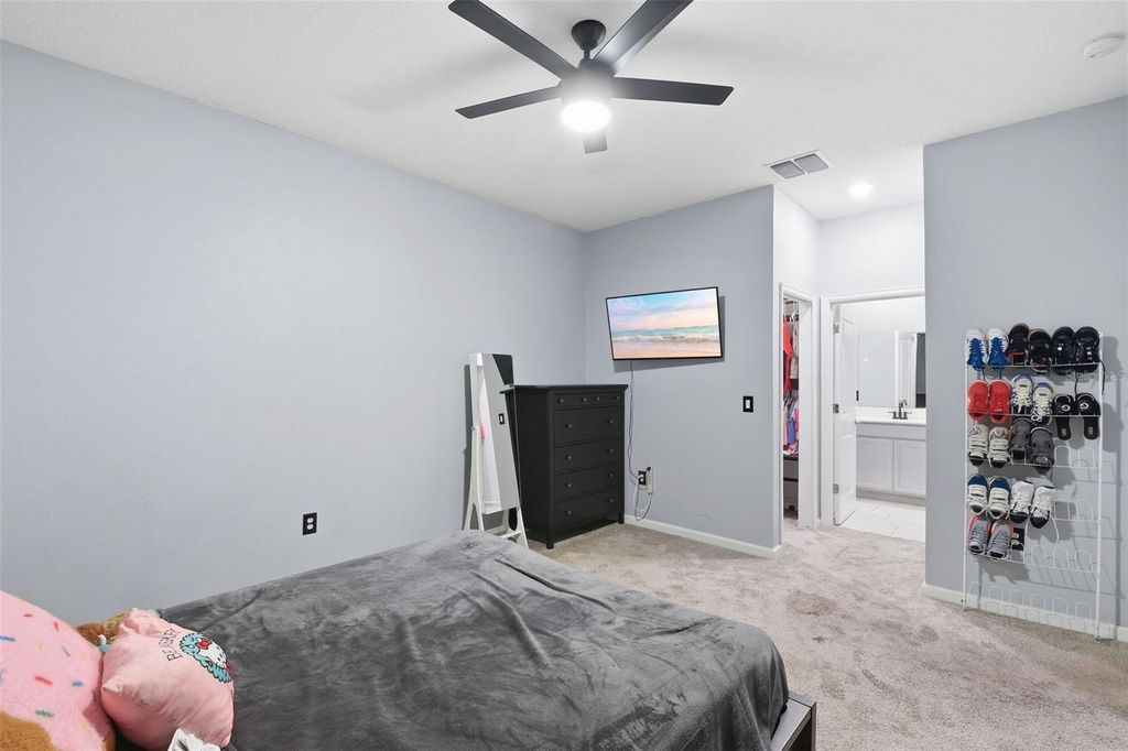 Image 21 of property listing at 587 PATTON LOOP, Bartow, FL 33830