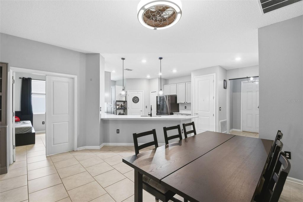 Image 9 of property listing at 587 PATTON LOOP, Bartow, FL 33830