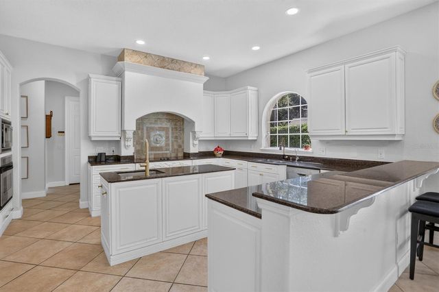 8826 SOUTHERN BREEZE DRIVE, Orlando, FL 32836
