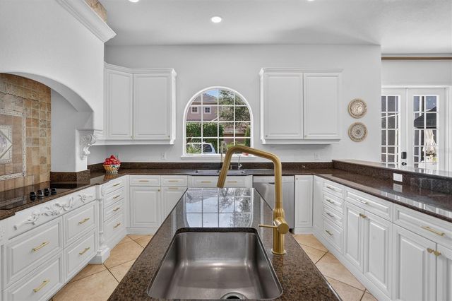 8826 SOUTHERN BREEZE DRIVE, Orlando, FL 32836