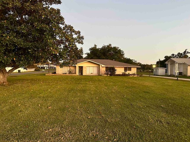 100 Leger St, Montegut, LA 70377