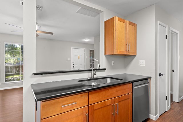 1015 E Yager LN 79, Austin, TX 78753