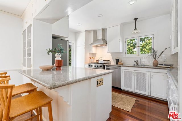 150 Arlington Drive, Pasadena, CA 91105