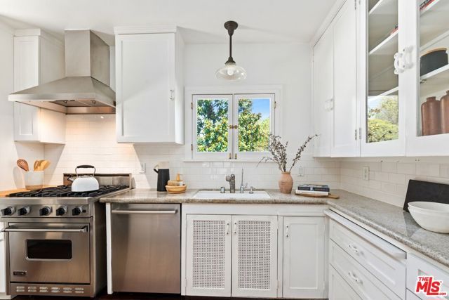 150 Arlington Drive, Pasadena, CA 91105