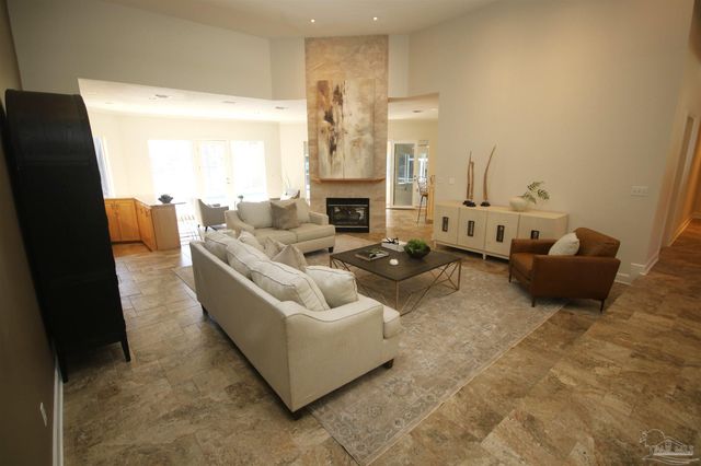 5052 Roland Rd, Pace, FL 32571