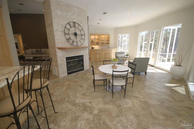 5052 Roland Rd, Pace, FL 32571