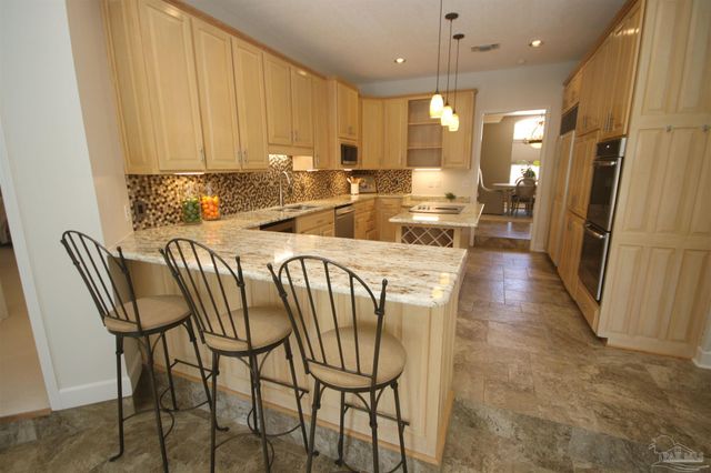 5052 Roland Rd, Pace, FL 32571