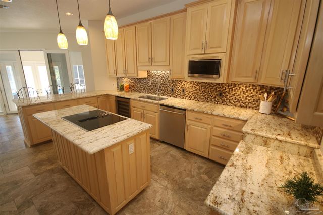 5052 Roland Rd, Pace, FL 32571