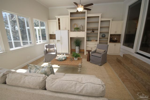 5052 Roland Rd, Pace, FL 32571