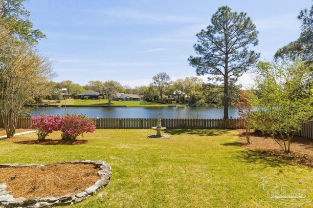 5052 Roland Rd, Pace, FL 32571