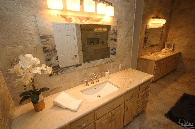 5052 Roland Rd, Pace, FL 32571