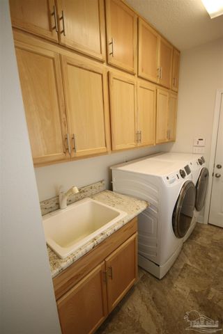 5052 Roland Rd, Pace, FL 32571