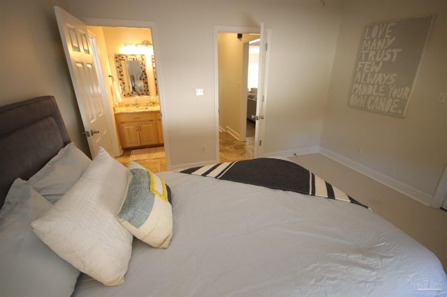 5052 Roland Rd, Pace, FL 32571