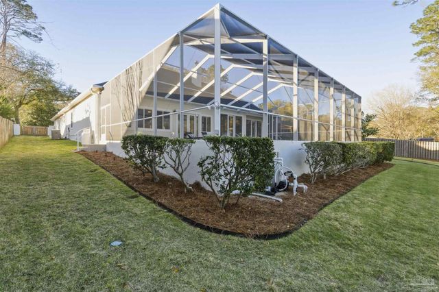 5052 Roland Rd, Pace, FL 32571