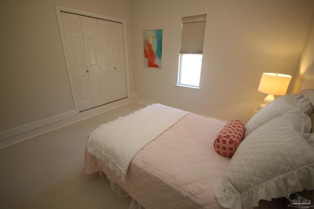 5052 Roland Rd, Pace, FL 32571