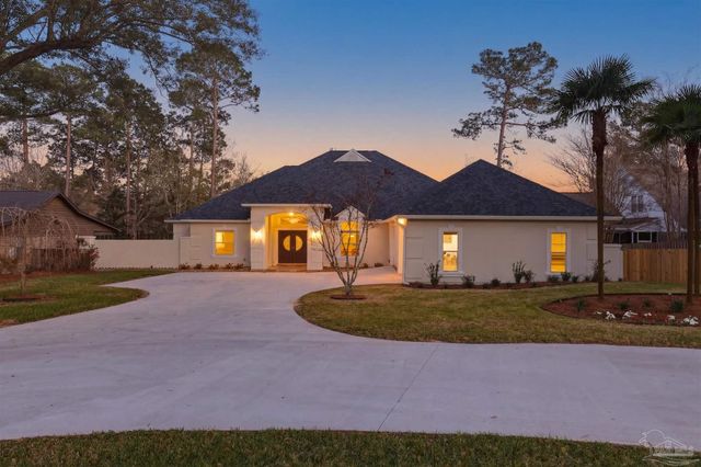 5052 Roland Rd, Pace, FL 32571