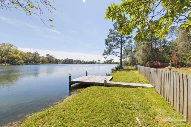 5052 Roland Rd, Pace, FL 32571