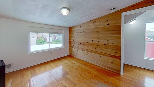 120 S 12th St, South Side, PA 15203