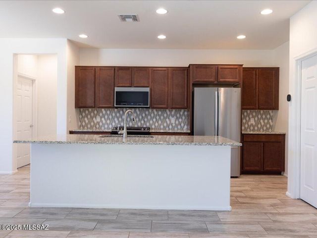 10218 E Civano Wash Trail, Tucson, AZ 85747