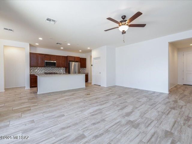 10218 E Civano Wash Trail, Tucson, AZ 85747