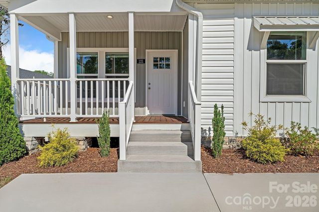 121 Bellamy Road, Asheville, NC 28806