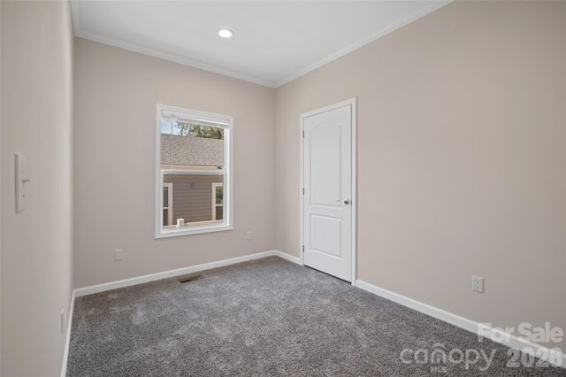 121 Bellamy Road, Asheville, NC 28806