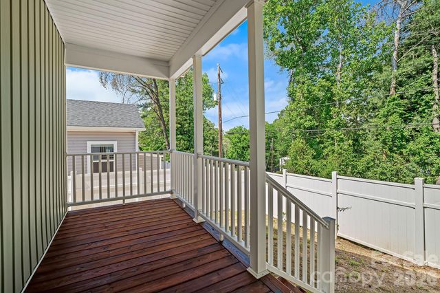 121 Bellamy Road, Asheville, NC 28806