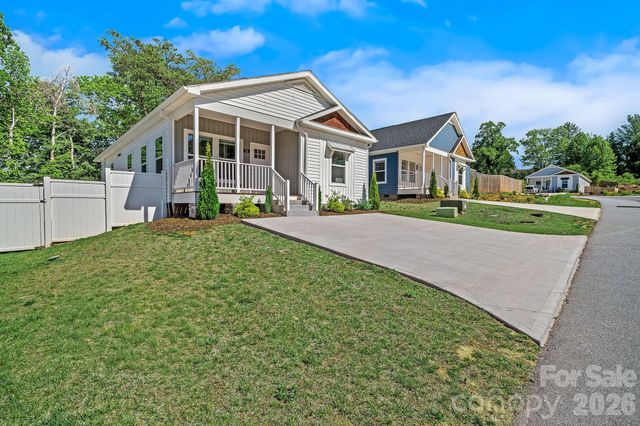 121 Bellamy Road, Asheville, NC 28806
