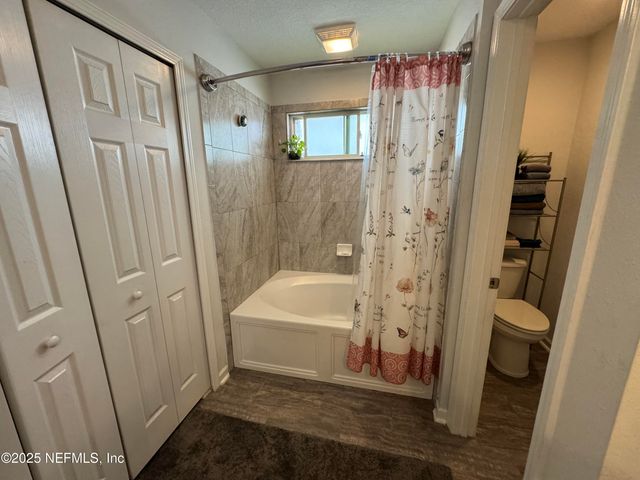 1825 JAMES MADISON Court, Jacksonville, FL 32221