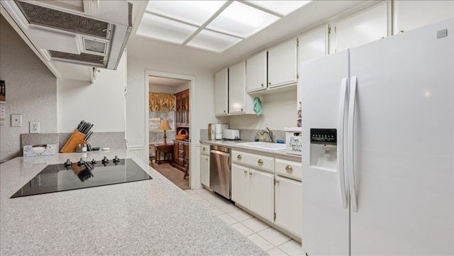 1400 Sussex Ct, Roseville, CA 95661