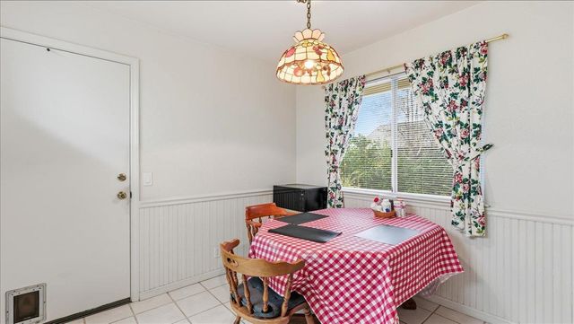 1400 Sussex Ct, Roseville, CA 95661