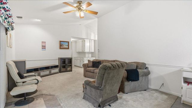 1400 Sussex Ct, Roseville, CA 95661