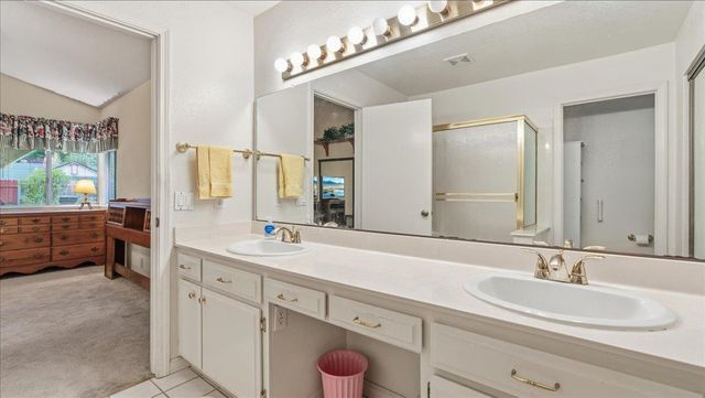 1400 Sussex Ct, Roseville, CA 95661