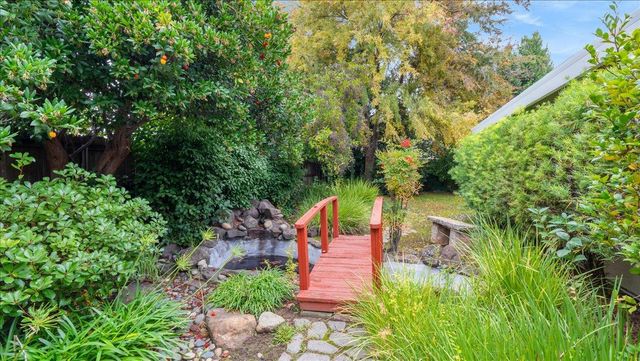 1400 Sussex Ct, Roseville, CA 95661