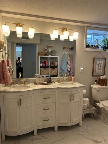 5407 W 72nd Terrace, Prairie Village, KS 66208