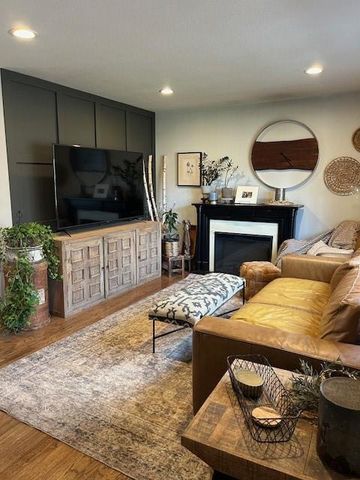 5407 W 72nd Terrace, Prairie Village, KS 66208