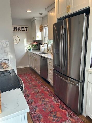 5407 W 72nd Terrace, Prairie Village, KS 66208