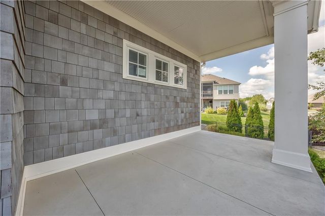 9742 Shady Bend Circle, Lenexa, KS 66227