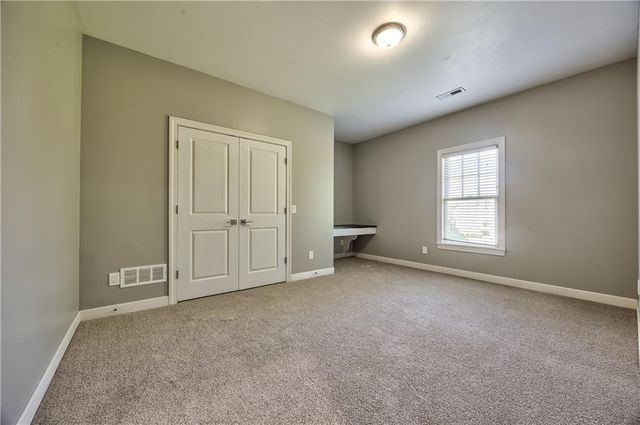 9742 Shady Bend Circle, Lenexa, KS 66227