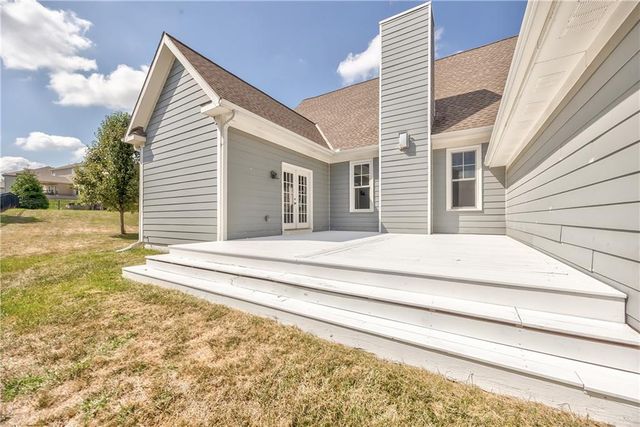 9742 Shady Bend Circle, Lenexa, KS 66227