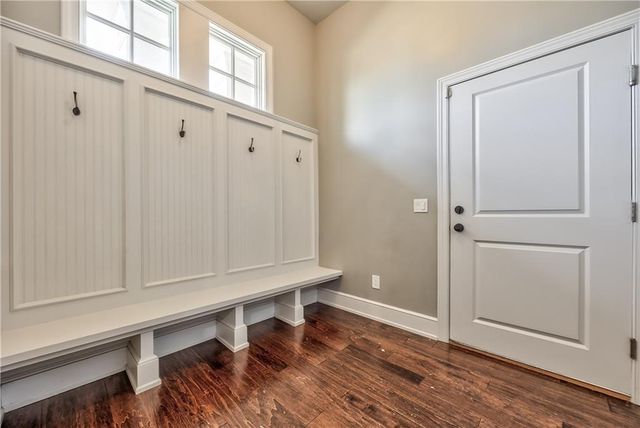 9742 Shady Bend Circle, Lenexa, KS 66227