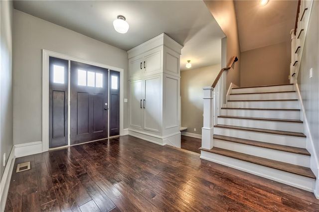 9742 Shady Bend Circle, Lenexa, KS 66227