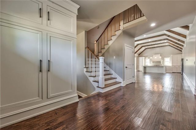 9742 Shady Bend Circle, Lenexa, KS 66227