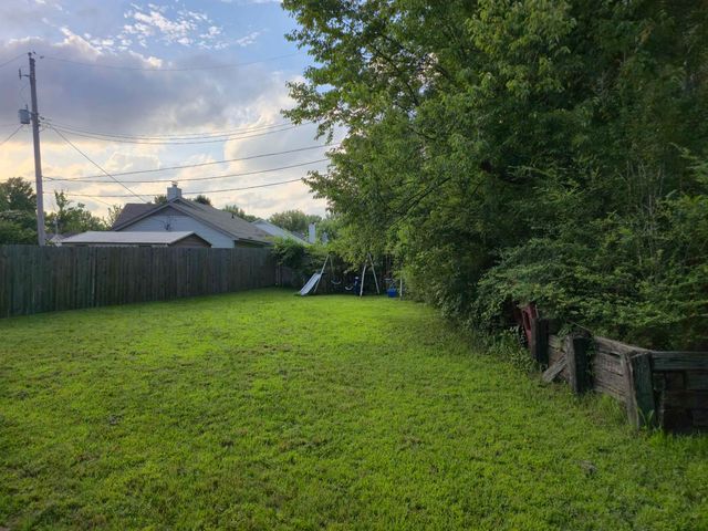 1214 BREEZY GATE DR, Memphis, TN 38018