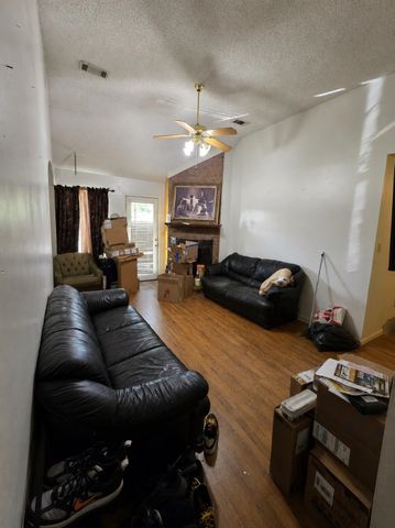 1214 BREEZY GATE DR, Memphis, TN 38018