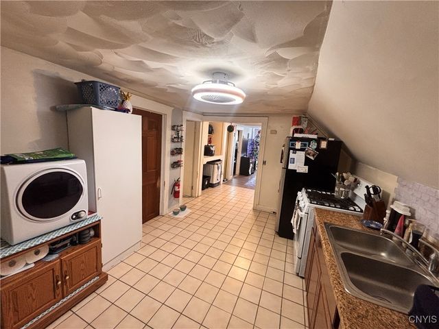 401 East Yates Street, Dewitt, NY 13057