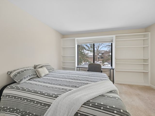 276 Old Barn Road 276-B, Barrington, IL 60010