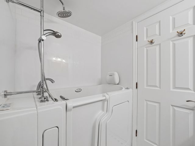 276 Old Barn Road 276-B, Barrington, IL 60010