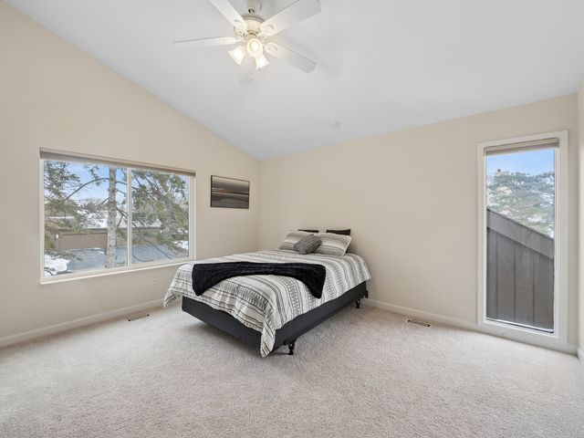 276 Old Barn Road 276-B, Barrington, IL 60010